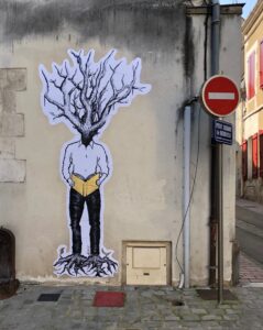 FaceB, personnage signature de l'artiste orL. Collage in street // Auxerre