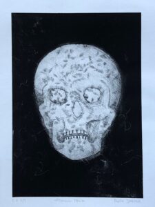 "Memento Mori" a été réalisé à l'aide des cheveux de l'artiste grâce à l'utilisation de vernis moues. Cette gravure est également une épreuve d'artiste.